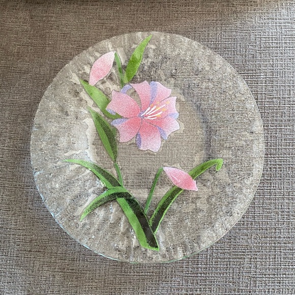 Vintage Signed Sydenstricker Hibiscus Floral Fused Glass Plate USA Appx 8.5” - Picture 1 of 5
